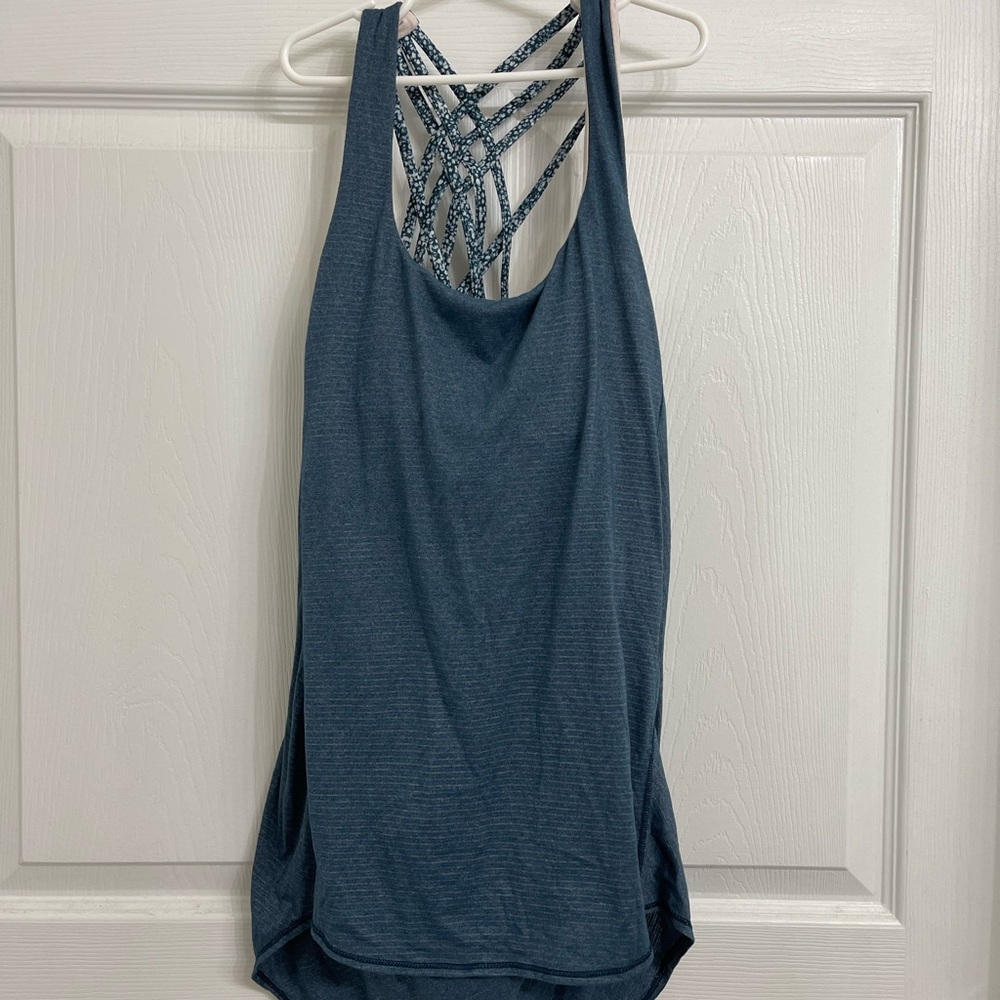 Lululemon tank with built in bra size 6